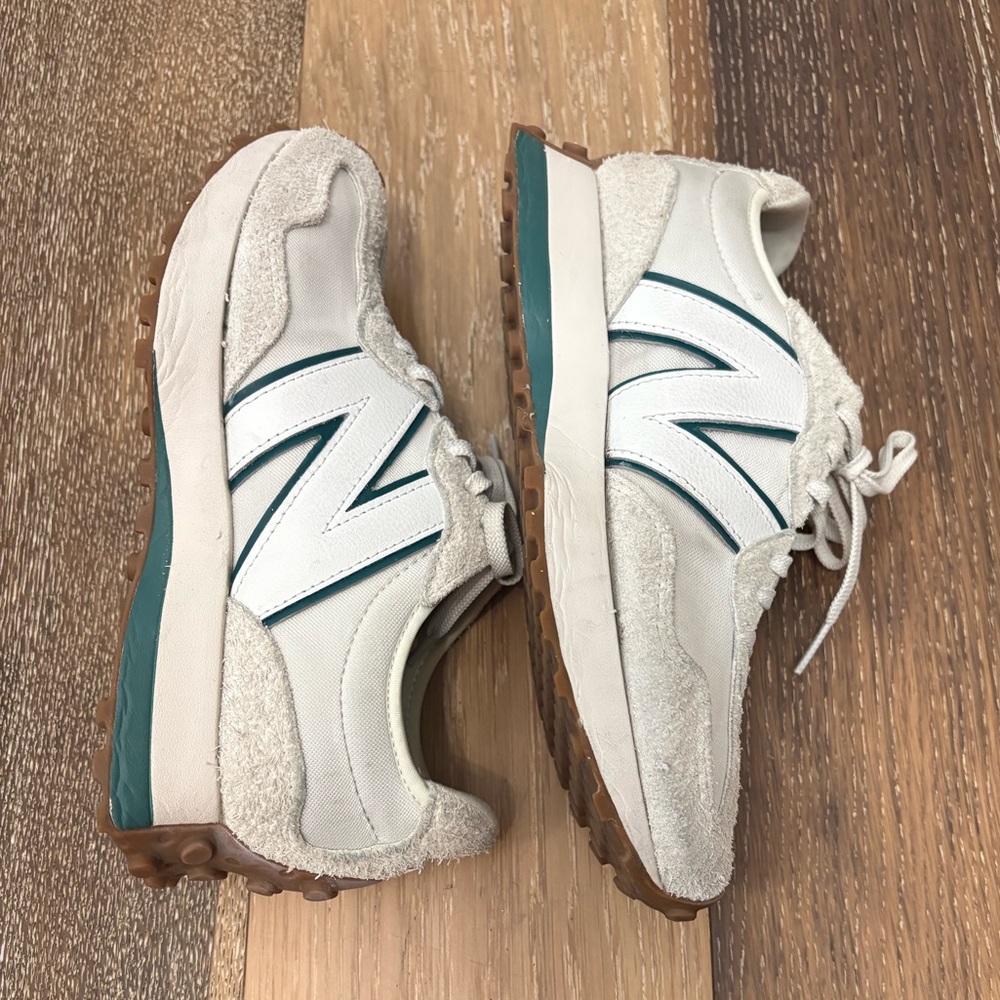 New Balance 327 Sneakers, 8.5